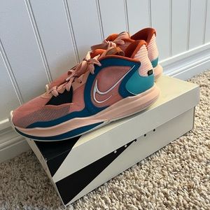 Nike Kyrie Low 5 Basketball shoes
